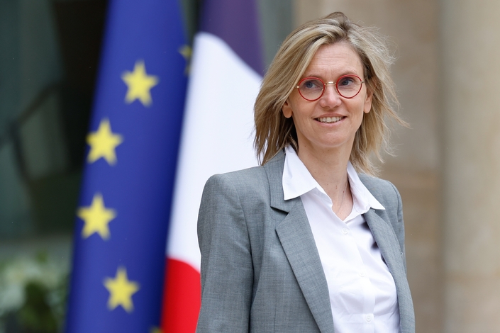 Avec son collègue de l'industrie, Agnès Pannier-Runacher, ministre en charge de l'environnement est à l'initiative de l'aide supplémentaire. Crédit photo : MaxPPP.