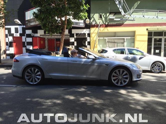 Une Tesla Model S cabriolet repérée dans la rue