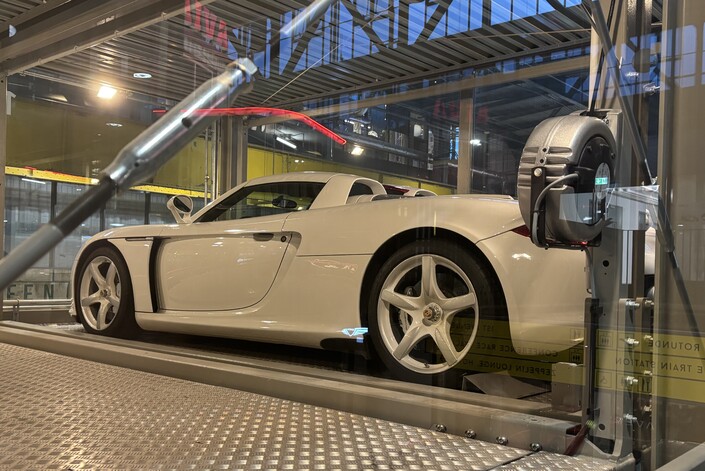 Encore une dernière pour la route, promis, avec cette Porsche Carrera GT.