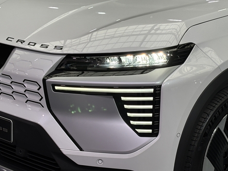 La signature lumineuse est spécifique à cet Eclipse Cross.