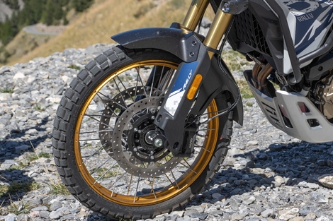 La Voge 800 DS Rally est au niveau de la Yamaha Ténéré, tout en étant mieux équipée et beaucoup moins chère