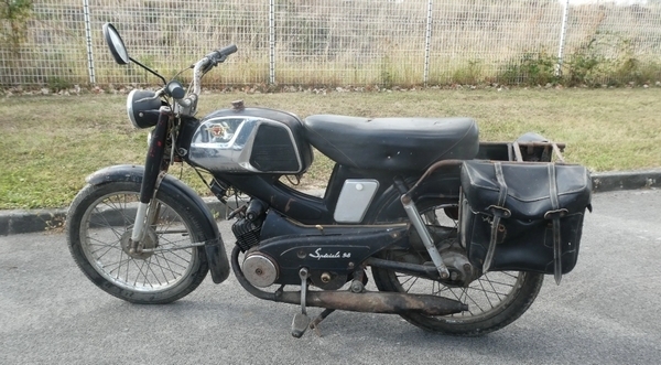 Motobécane Mobylette SP 98 (lot n° 132)