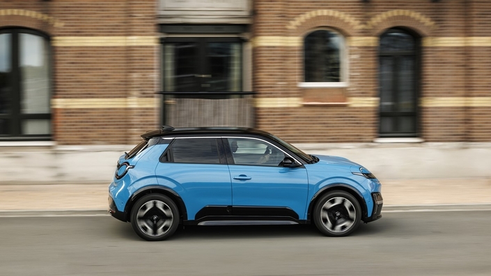 La nouvelle Nissan Micra est-elle meilleure que la R5 e-Tech ?