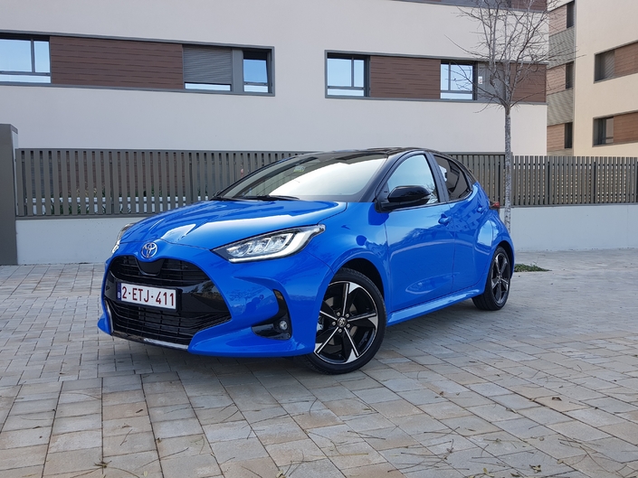 Le stand Toyota au salon de Lyon : entre passé et présent, un slogan