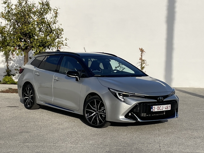 Le stand Toyota au salon de Lyon : entre passé et présent, un slogan