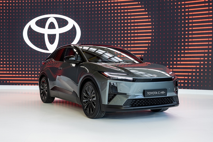 Le stand Toyota au salon de Lyon : entre passé et présent, un slogan