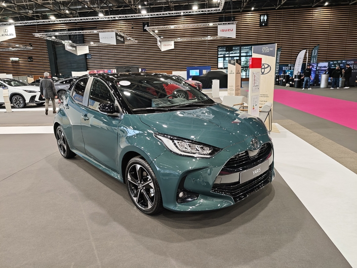 Le stand Toyota au salon de Lyon : entre passé et présent, un slogan