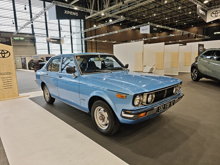 Le stand Toyota au salon de Lyon : entre passé et présent, un slogan