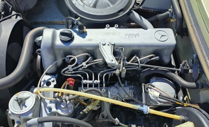 Le moteur 5-cylindres de la Mercedes 300D est réellement indestructible s'il est correctement entretenu. En revanche, la caisse finit par rouiller, parfois de façon galopante.
