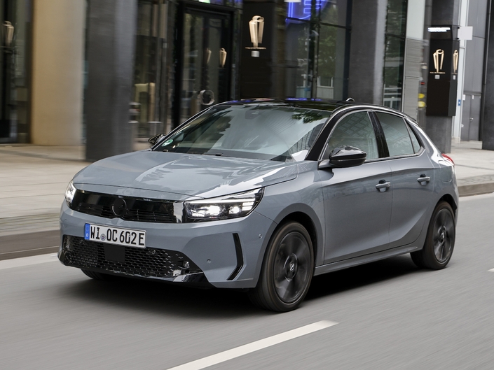 Le stand Opel au Salon de Lyon 2025 : un concept électrique sportif en vedette
