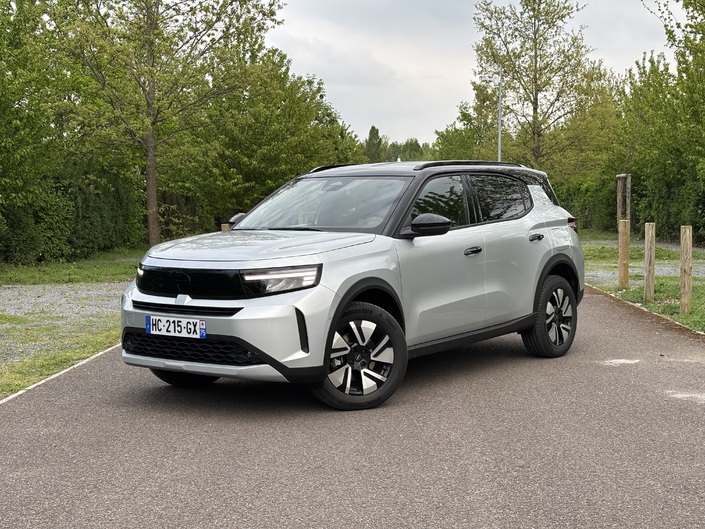 Le stand Opel au Salon de Lyon 2025 : un concept électrique sportif en vedette