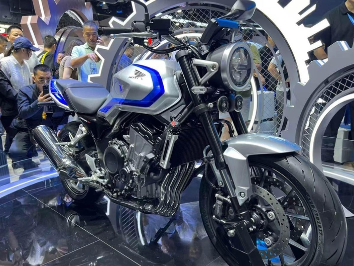 La nouvelle Honda CB500 Super Four se dévoile