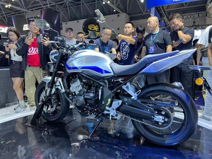 La nouvelle Honda CB500 Super Four se dévoile