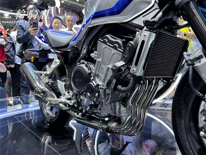 La nouvelle Honda CB500 Super Four se dévoile