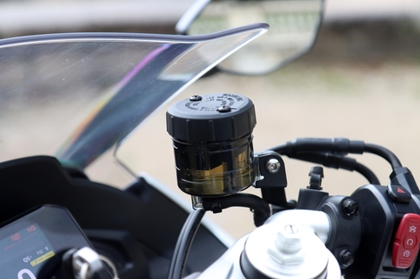 A moins de 8 000 €, la CF Moto 675 SR-R est-elle à la hauteur des standards européens ?