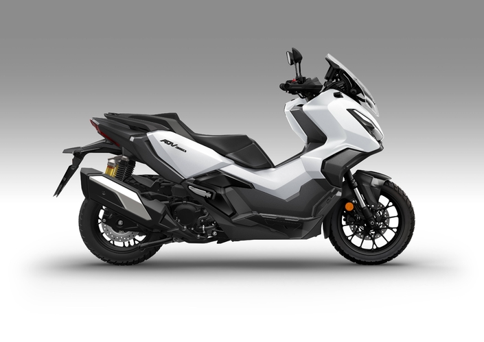 Deux nouvelles robes pour le Honda ADV350