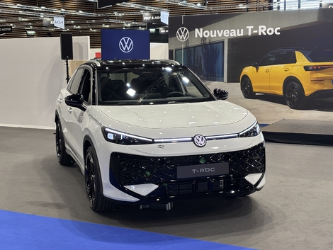 Le design musclé dans cette finition R-Line à la calandre spécifique.