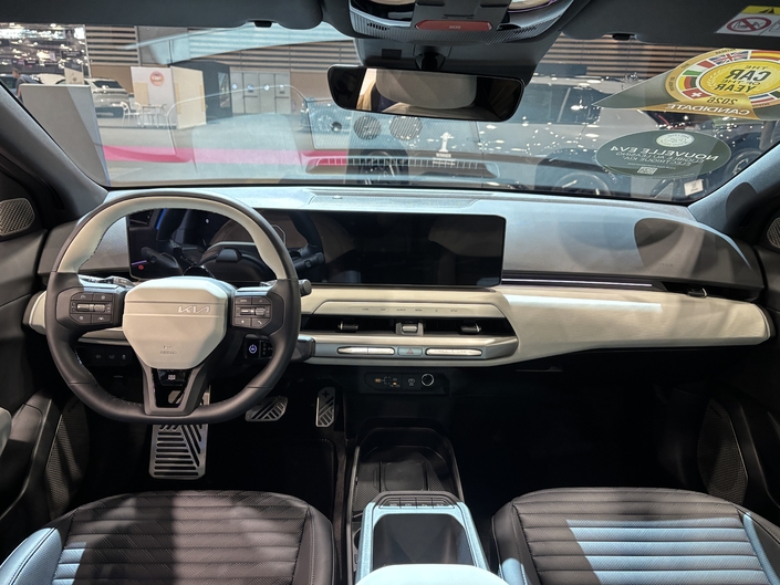 La Kia EV4 revendique son autonomie record de 625 km au salon de Lyon !