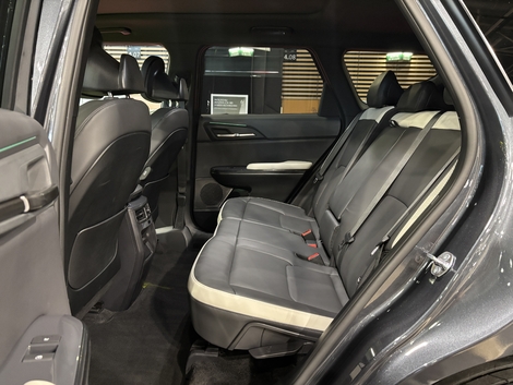 Les places arrière sont spacieuses et confortables.