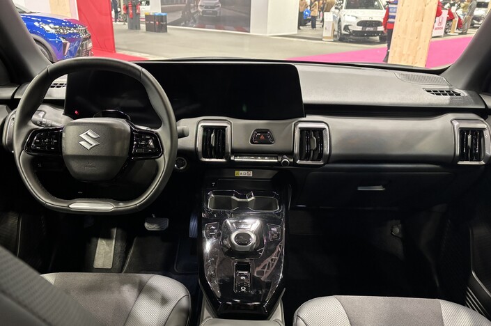 Suzuki se lance pour la première fois dans l’électrique avec son eVitara
