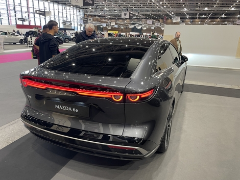 La vitesse de charge vraiment problématique sur la grosse batterie.