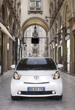 Essai vidéo -Toyota iQ : le cube à bobos