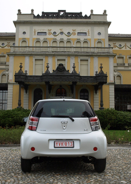 Essai vidéo -Toyota iQ : le cube à bobos