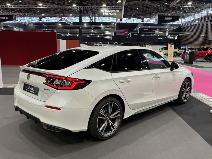 La Honda Civic restylée fait sa première sortie publique au salon de Lyon