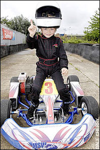 Hamiltonmania: Ben, 3 ans, vient de signer son contrat de pilote