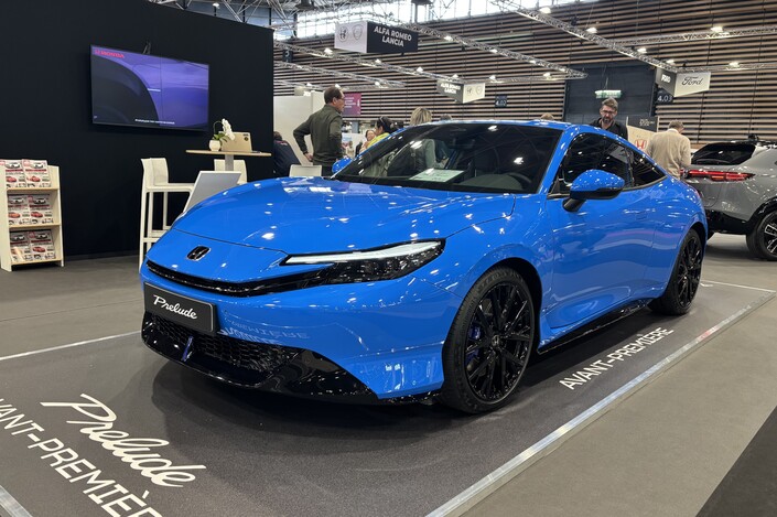 Voici le retour de la Honda Prélude, mais la marque est encore timide à son sujet. Elle devrait reprendre la mécanique hybride de la Civic et apparaître en début d'année prochaine. Rendez-vous en octobre pour son essai.
