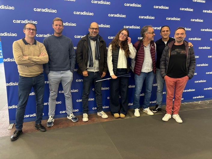 Tiphaine et Thierry connaissent très bien notre site. Tiphaine est notament venue remercier Olivier Pagès. A la suite de son essai du Lexus LBX, elle a décidé d'acheter ce modèle.