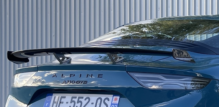 Chic et Sport, l’Alpine A110 GTS vaut-elle le surcoût ?