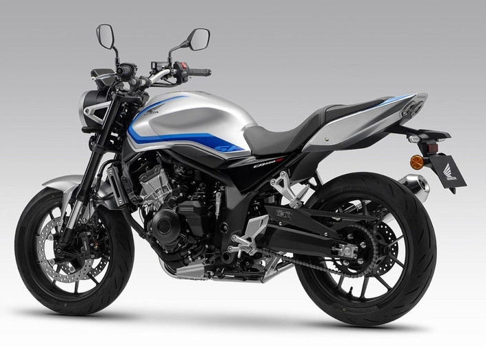 Honda CB500 Super Four : voici les photos officielles de la nouvelle moyenne cylindrée japonaise