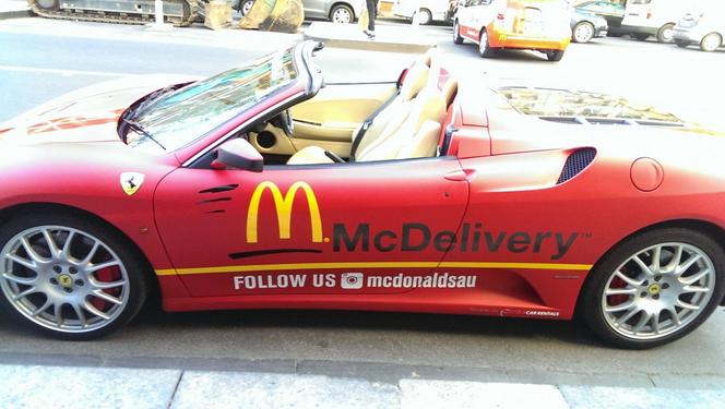 Mcdonald's livre... en Ferrari F430