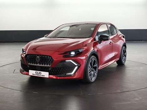 Capot nervuré, calandre hexagonale proéminente, optiques enchâssées dans un masque noir, cette face avant rompt avec le style Renault actuel.