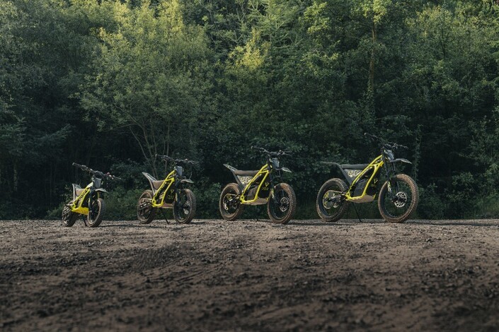 Triumph lance les motos électriques tout-terrain pour les jeunes et moins jeunes