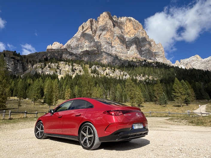 En version 250 +, la Mercedes CLA électrique couvre jusqu’à 500 km d’autoroute tranquille !