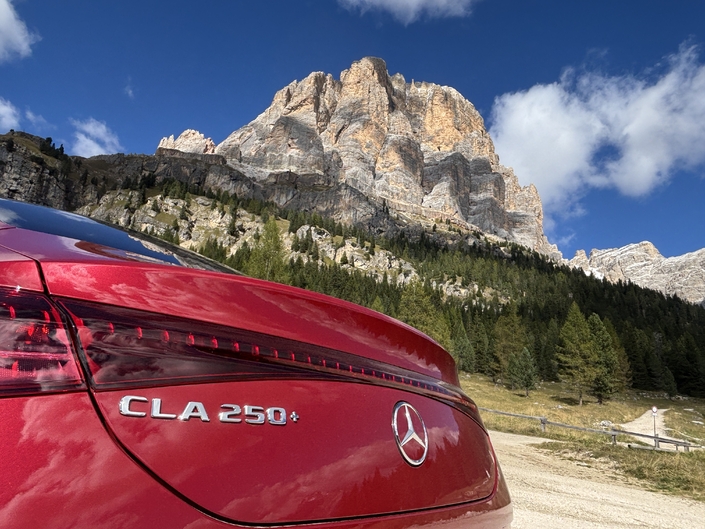 En version 250 +, la Mercedes CLA électrique couvre jusqu’à 500 km d’autoroute tranquille !