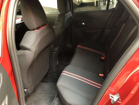 The space in the rear seats is ok. Be careful, however, to large jigs with reduced roof clearance.