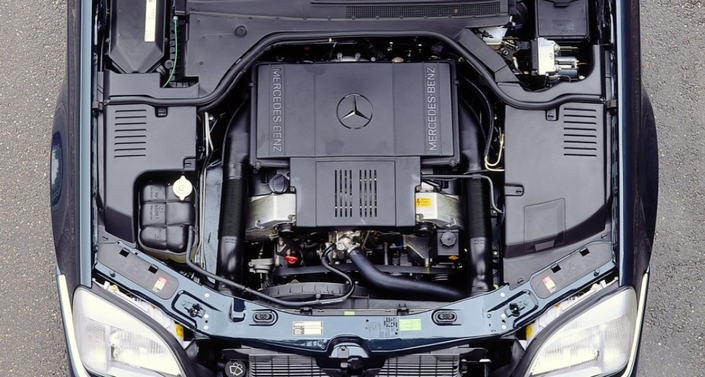 Bien entretenu, le V12 de la Mercedes 600 C140 est increvable. Mais quand il faut changer les 12 bobines et les 12 bougies, attention la facture !