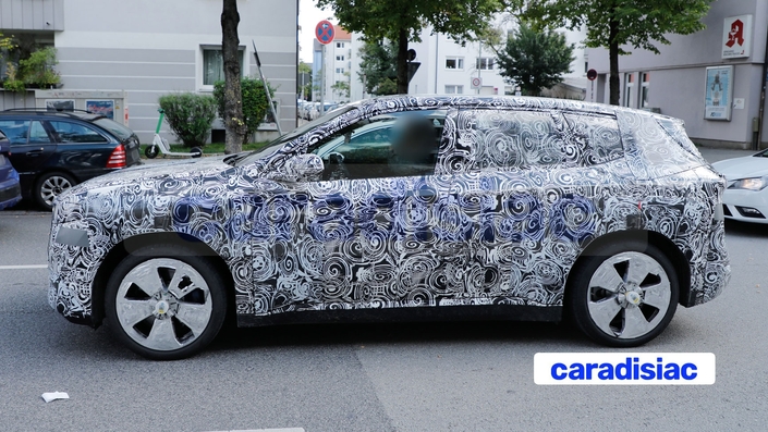 Si les changements esthétiques sont importants, le BMW iX1 restylé devrait conserver son offre de motorisations électriques de 204 (un moteur, traction) et 313 ch (deux moteurs, transmission intégrale).