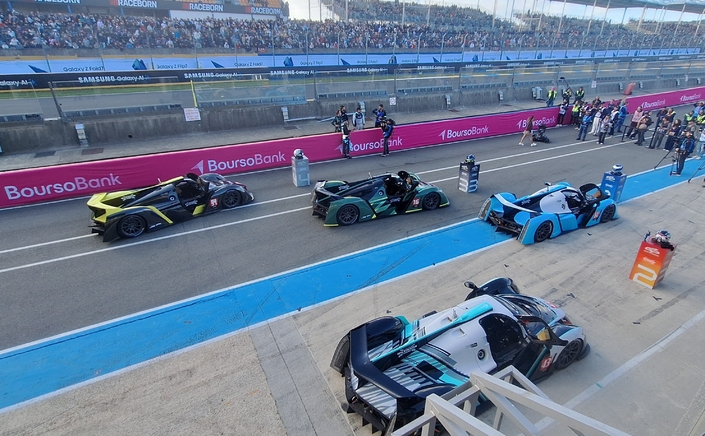 Une course des légendes avec des Ligier en vedettes.