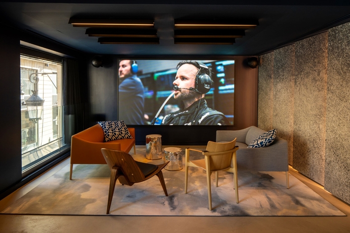 Alpine se met en vitrine et les constructeurs font le trottoir