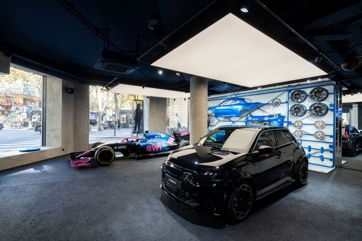 Alpine se met en vitrine et les constructeurs font le trottoir