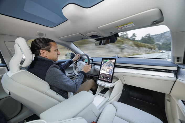 La Volvo ES90 bouscule les Audi A6, BMW Série 5 et Mercedes EQE électriques !