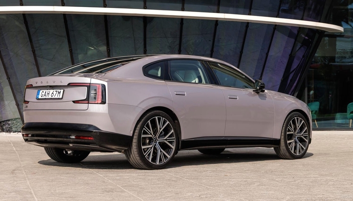La Volvo ES90 bouscule les Audi A6, BMW Série 5 et Mercedes EQE électriques !