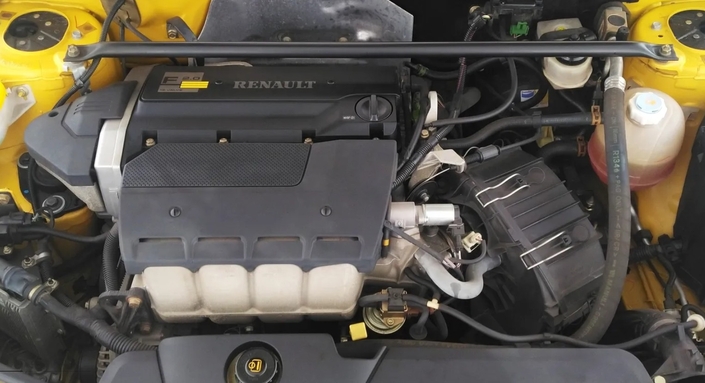 Les trois moteurs 2.0 16 soupapes de la Renault Mégane 1 sont très solides, surtout le 150 ch proposé entre fin 1995 et début 1999.