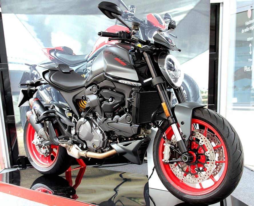 Découverte Ducati Monster 937 mod. 2021 la riposte