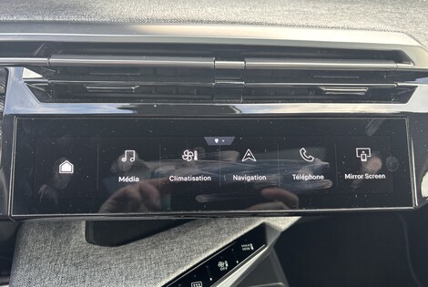 C’est plus techno, mais les commandes physiques de l’ancienne génération étaient plus faciles à appréhender.