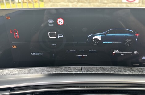 Le combiné d’instrumentation ne profite pas de la fonction 3D. Un gadget inutile d’autant que toutes les informations sont plutôt lisibles.